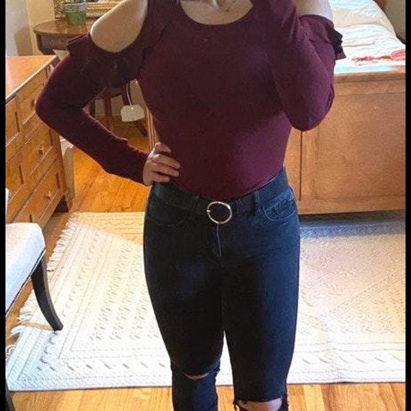 Maroon Peek a boo shoulder top - Picture 2 of 2